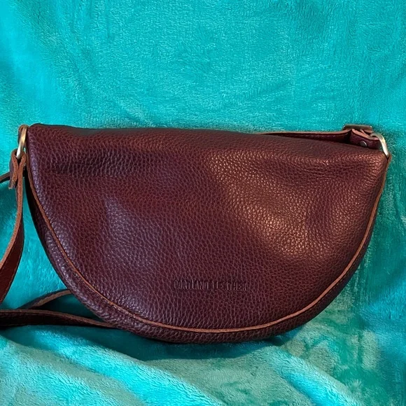 Portland Leather Brown Leather Sling Crossbody Women's Bag - Picture 2 of 3